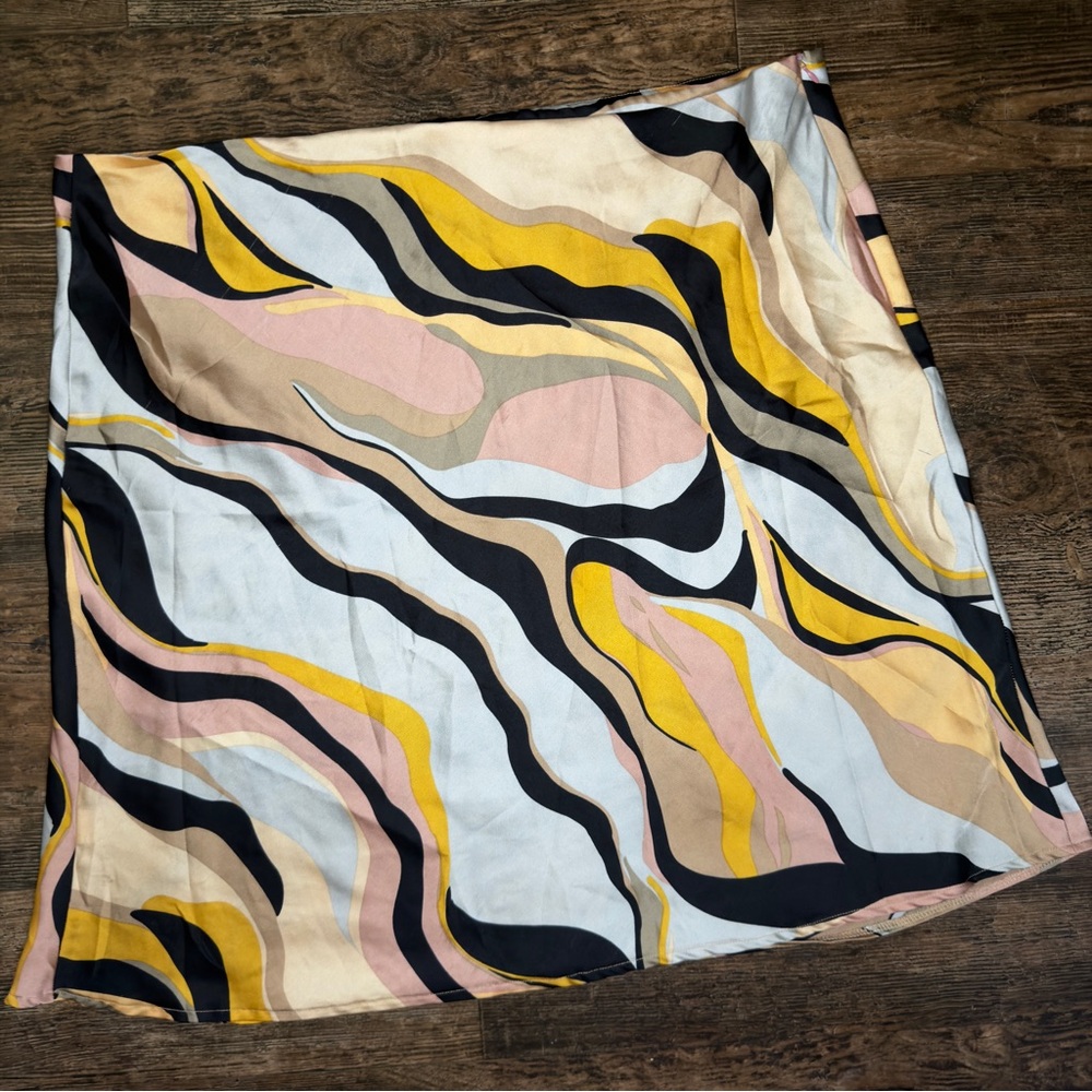 SHEIN Plus Size 5X Abstract Satin Feel Statement Midi Skirt EUC